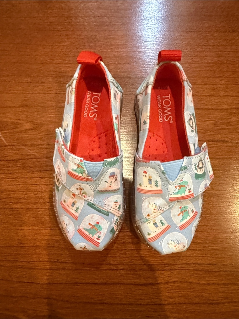 TOMS Kids Snow Globe Print Slip-On Shoes - Light Blue/Red